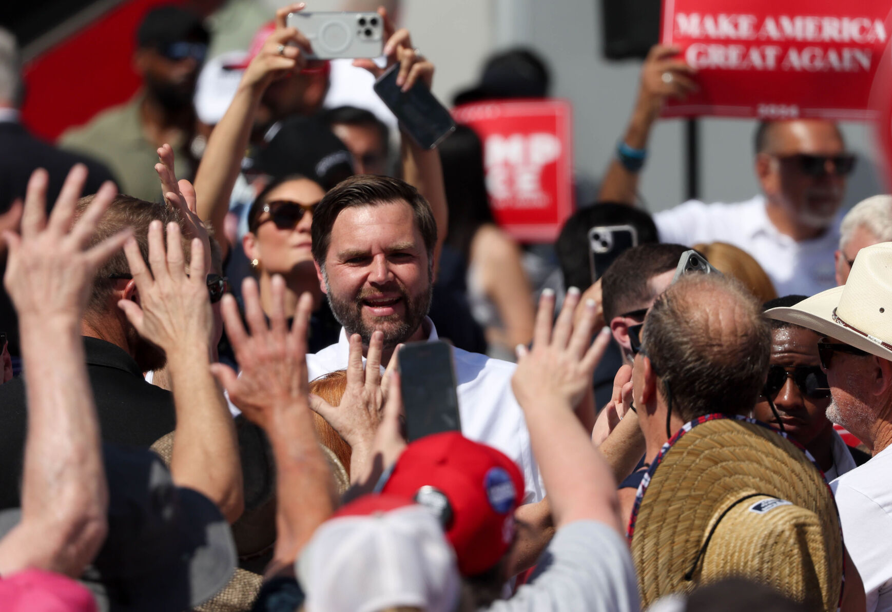 Sen. JD Vance holds rally at Tucson Speedway